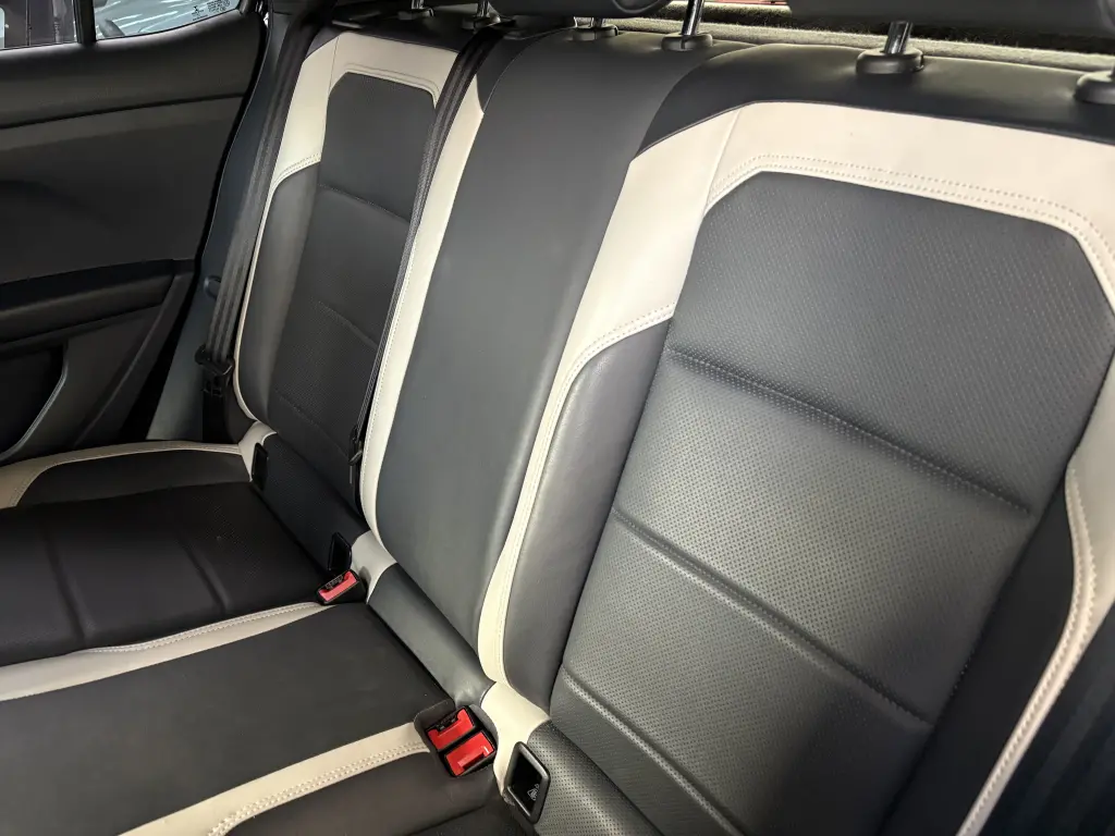 VOLKSWAGEN T-Cross - Foto