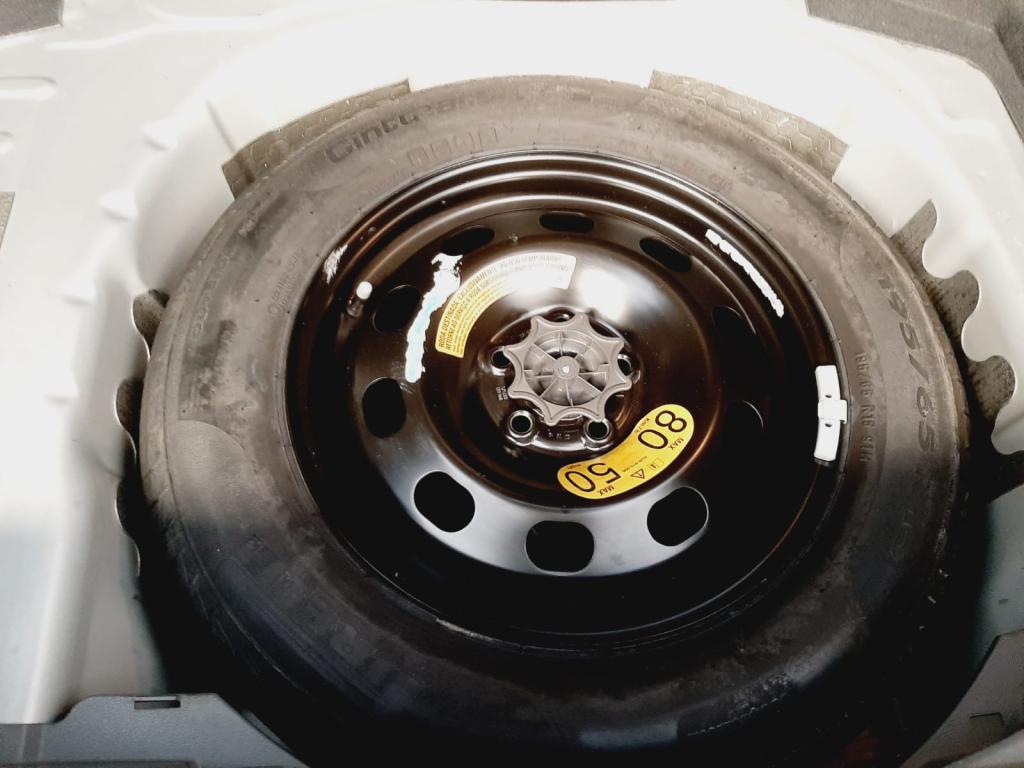 VOLKSWAGEN T-Cross - Foto