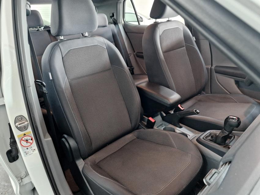 VOLKSWAGEN T-Cross - Foto