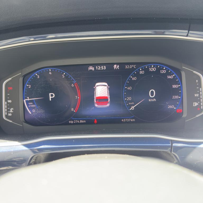 VOLKSWAGEN T-Cross - Foto