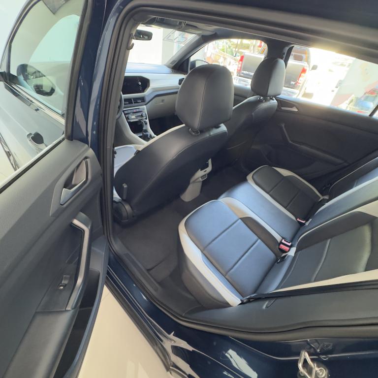 VOLKSWAGEN T-Cross - Foto