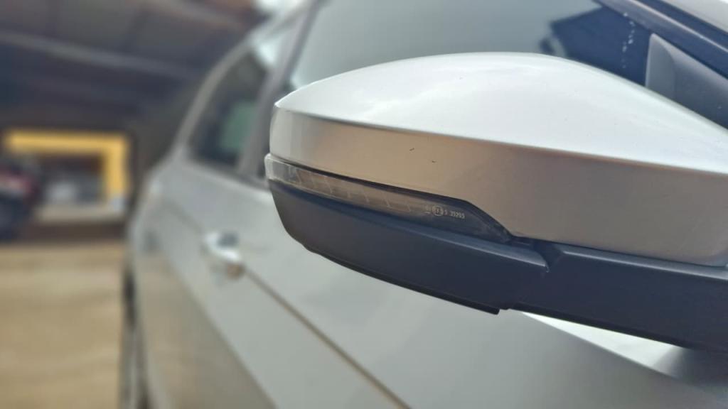 VOLKSWAGEN T-Cross - Foto