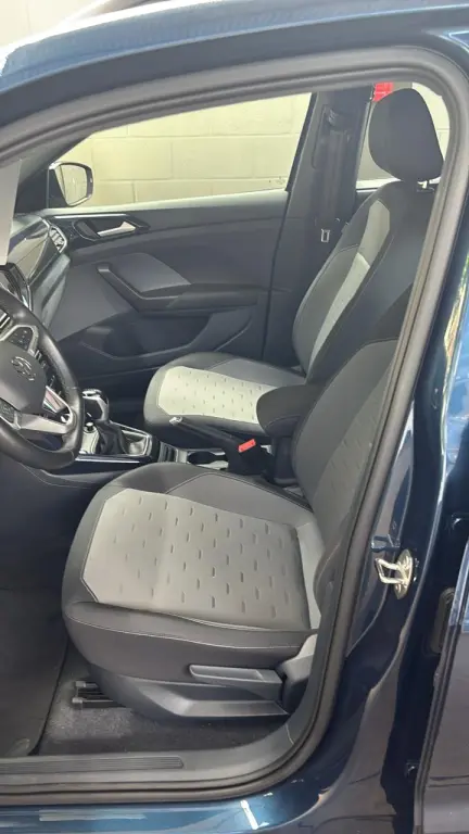 VOLKSWAGEN T-Cross - Foto