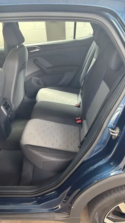 VOLKSWAGEN T-Cross - Foto