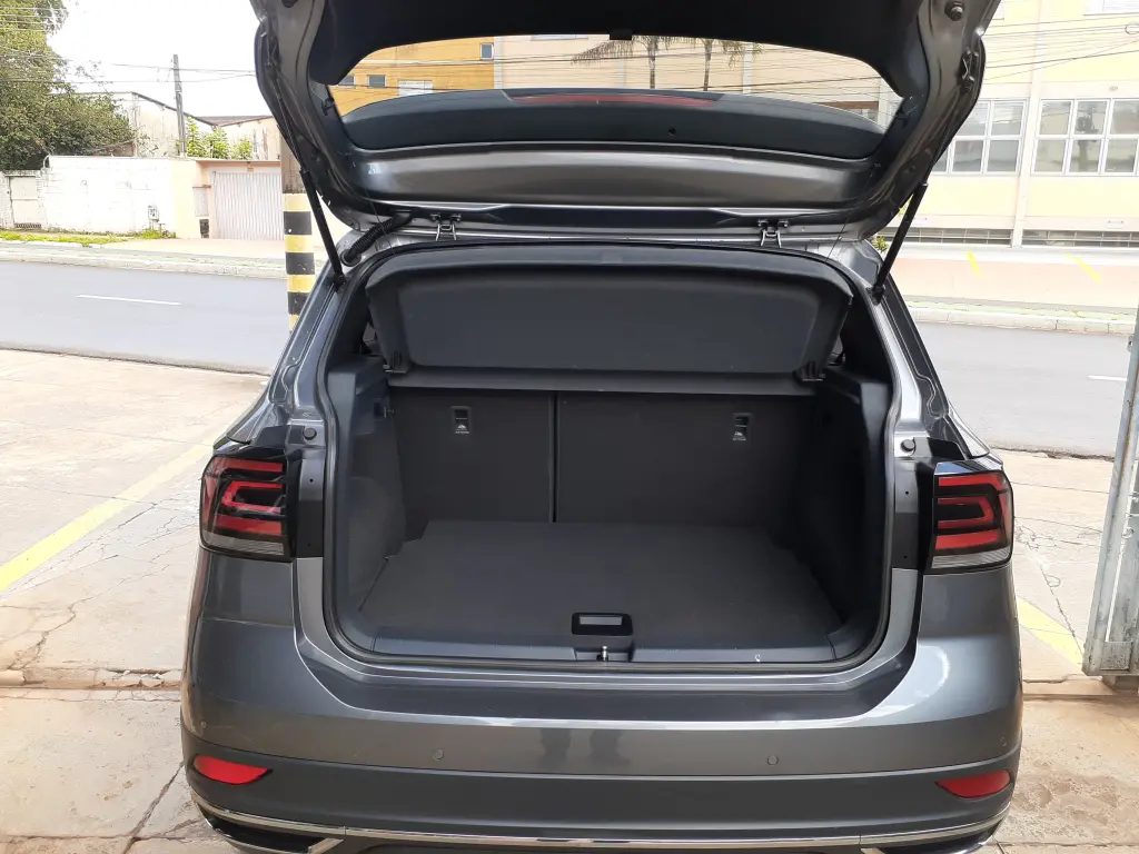 VOLKSWAGEN T-Cross - Foto