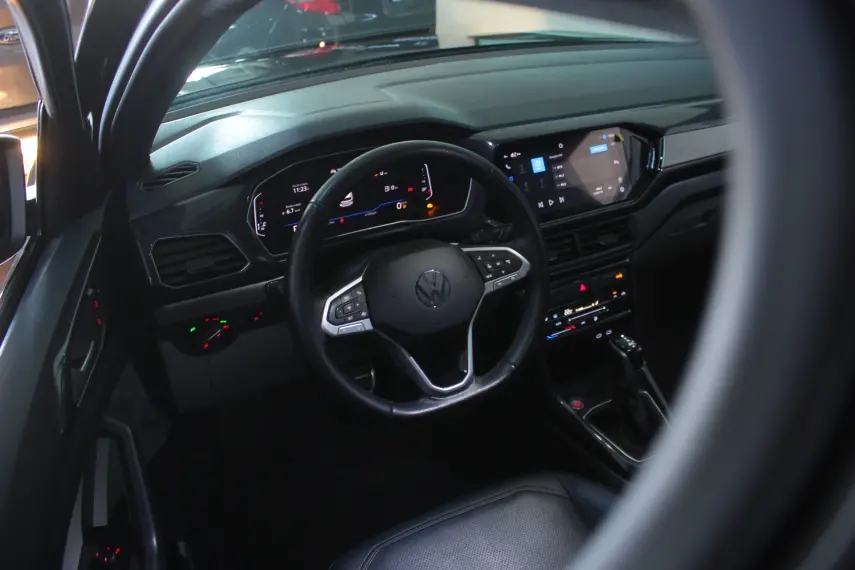 VOLKSWAGEN T-Cross - Foto