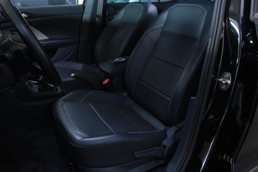 VOLKSWAGEN T-Cross - Foto