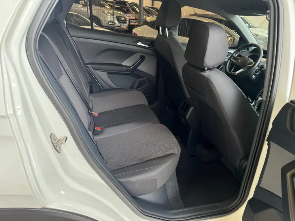 VOLKSWAGEN T-Cross - Foto