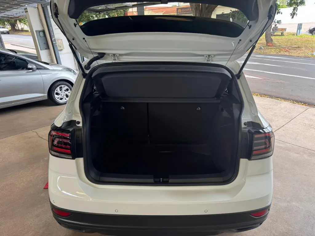 VOLKSWAGEN T-Cross - Foto