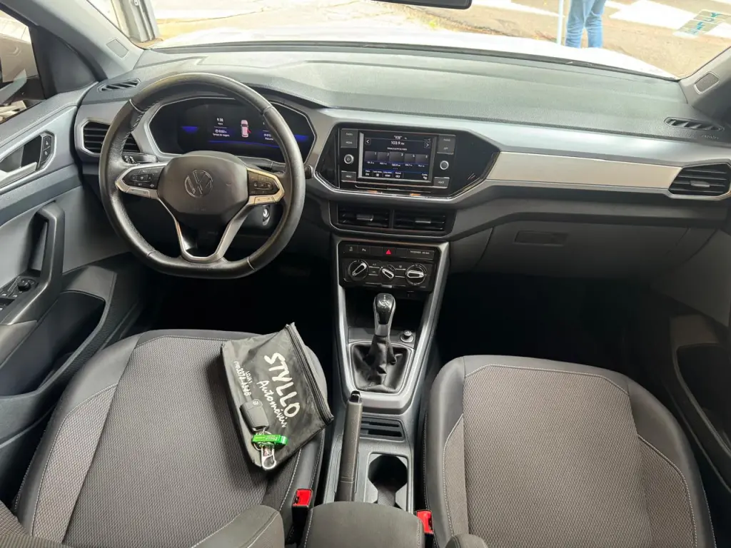 VOLKSWAGEN T-Cross - Foto