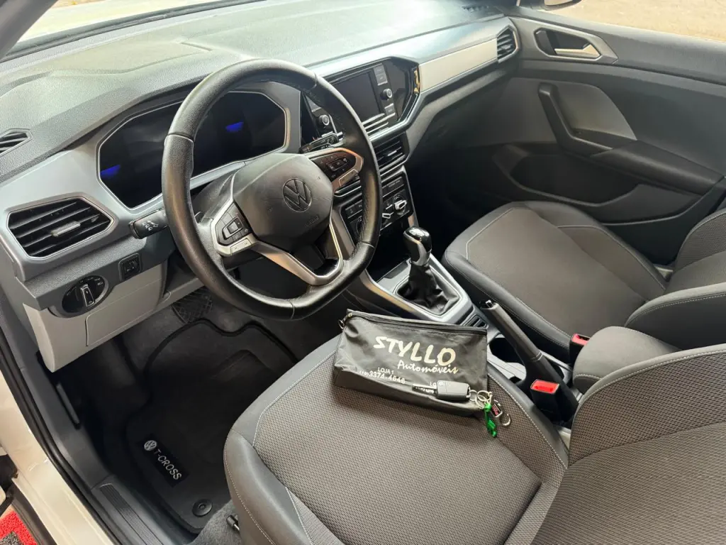 VOLKSWAGEN T-Cross - Foto