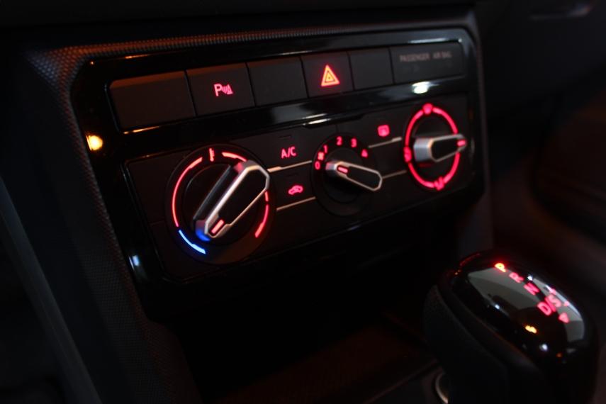 VOLKSWAGEN T-Cross - Foto