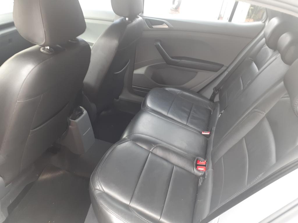 VOLKSWAGEN T-Cross - Foto