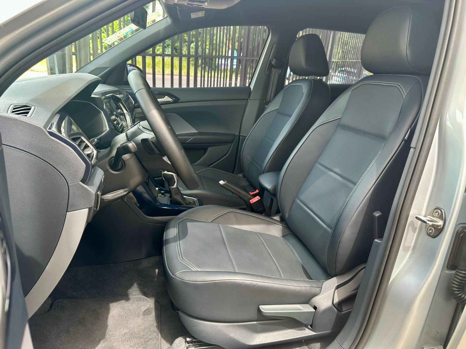 VOLKSWAGEN T-Cross - Foto