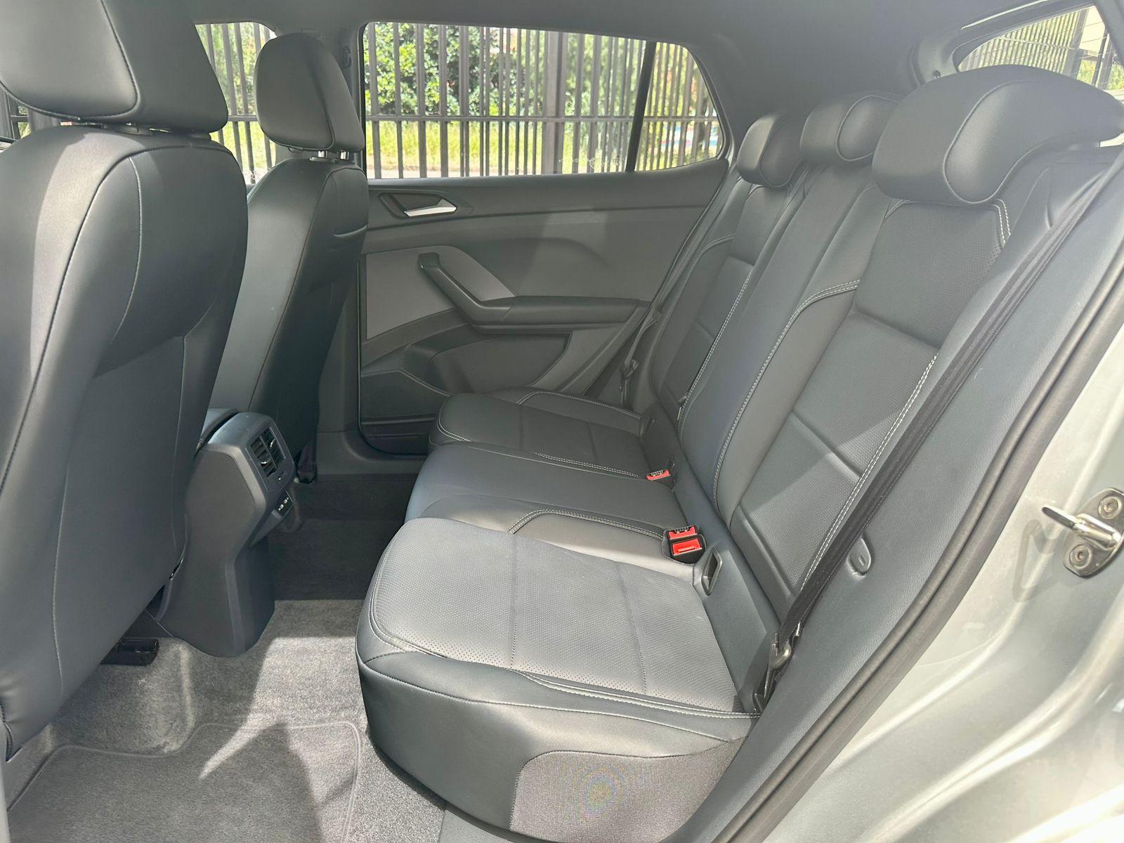 VOLKSWAGEN T-Cross - Foto