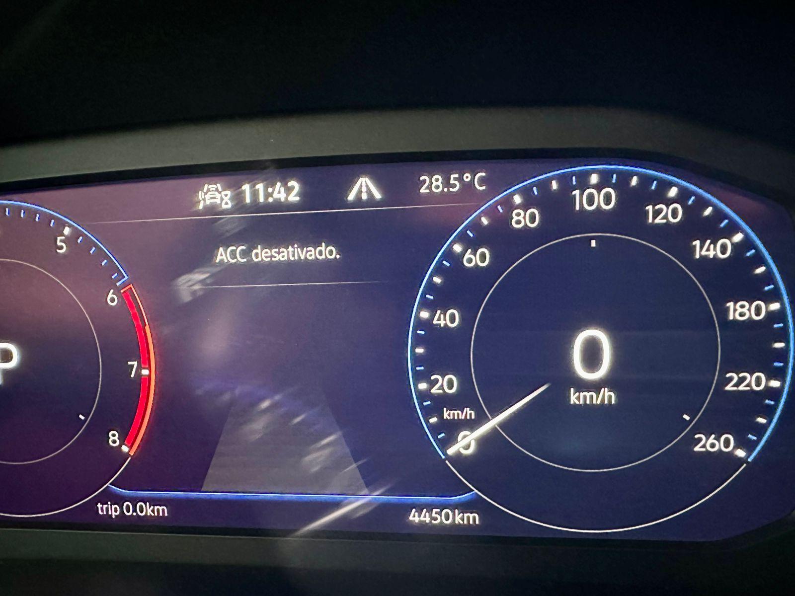 VOLKSWAGEN T-Cross - Foto