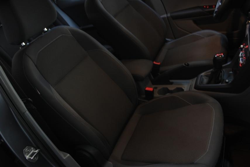 VOLKSWAGEN T-Cross - Foto