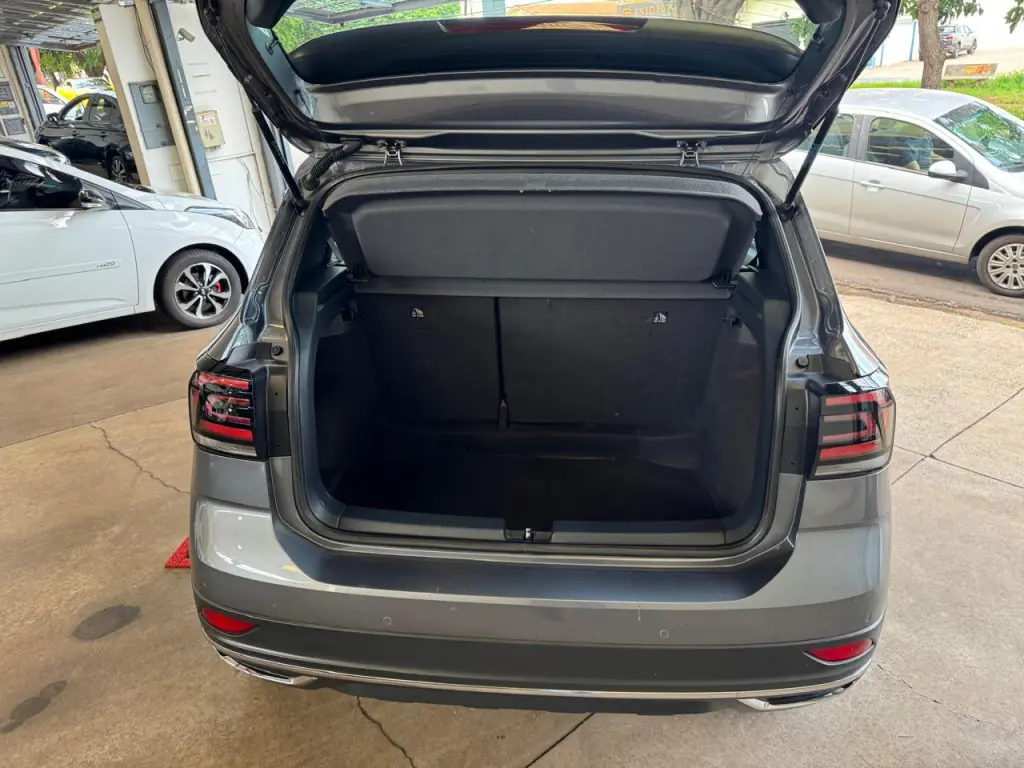 VOLKSWAGEN T-Cross - Foto