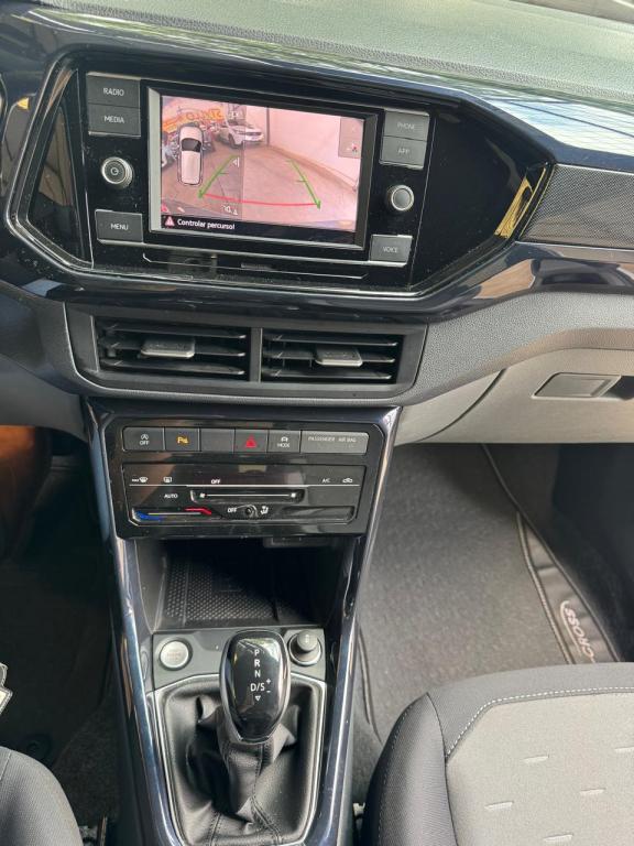 VOLKSWAGEN T-Cross - Foto