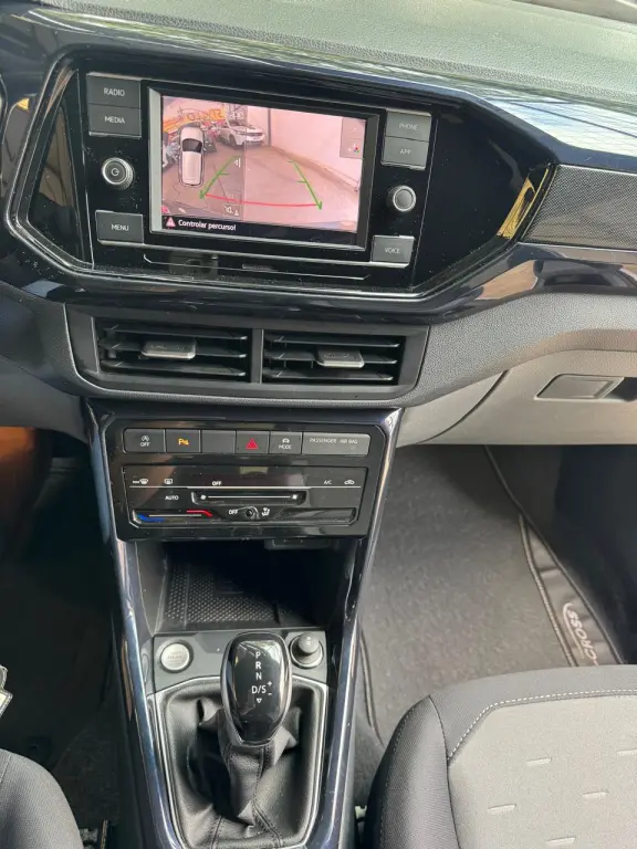 VOLKSWAGEN T-Cross - Foto