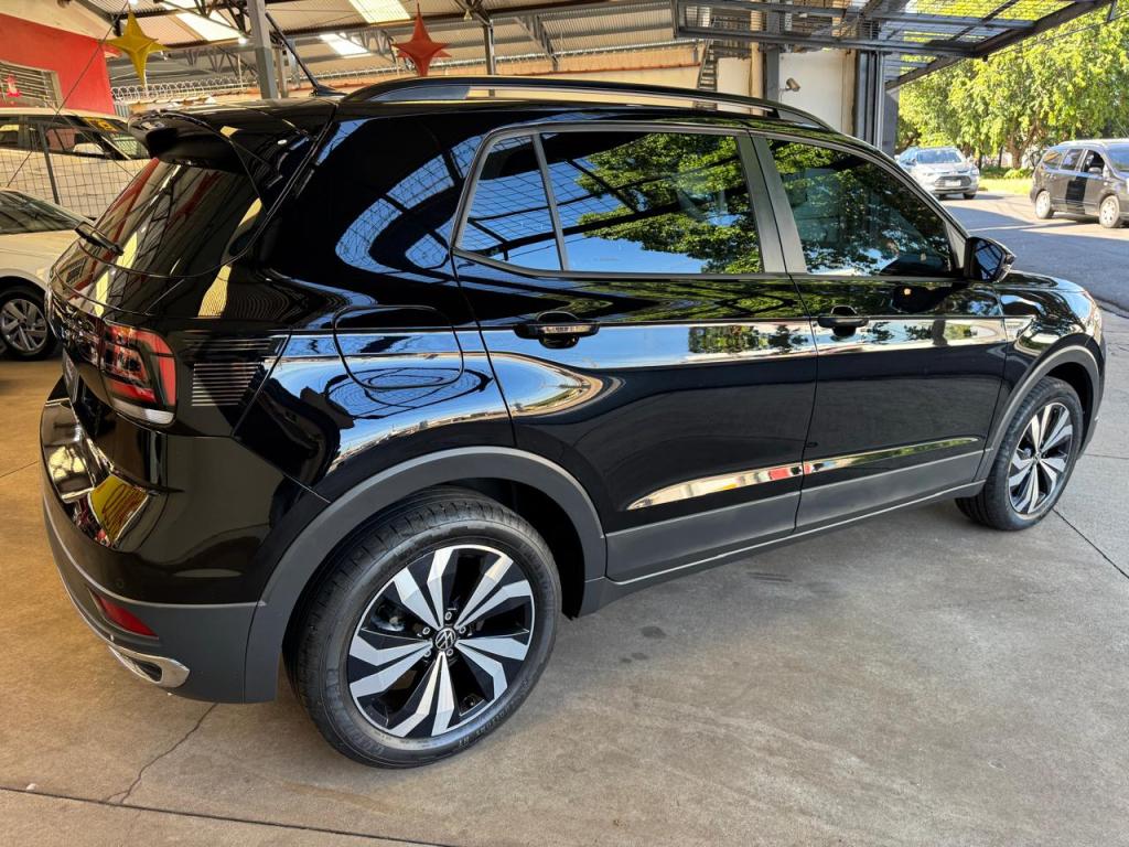 VOLKSWAGEN T-Cross - Foto