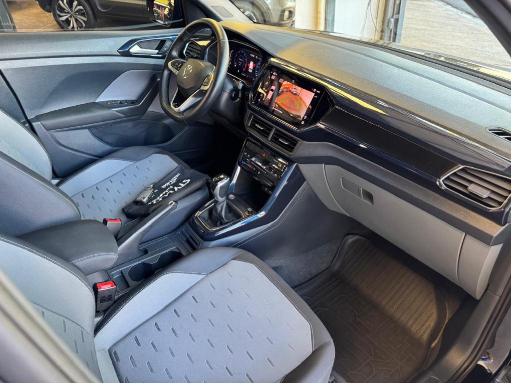 VOLKSWAGEN T-Cross - Foto