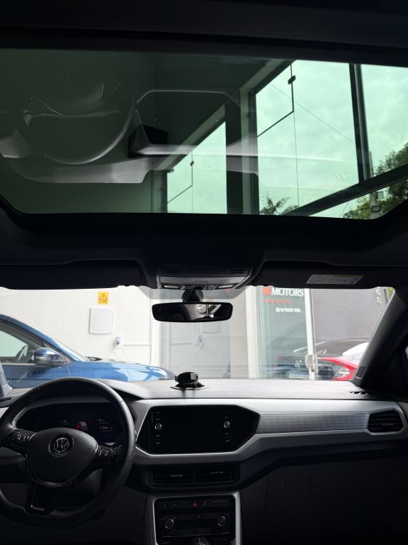 VOLKSWAGEN T-Cross - Foto