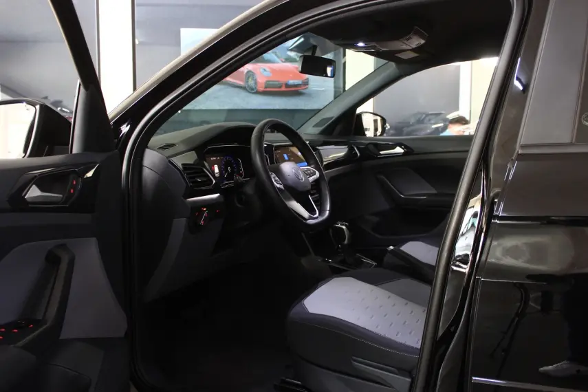 VOLKSWAGEN T-Cross - Foto
