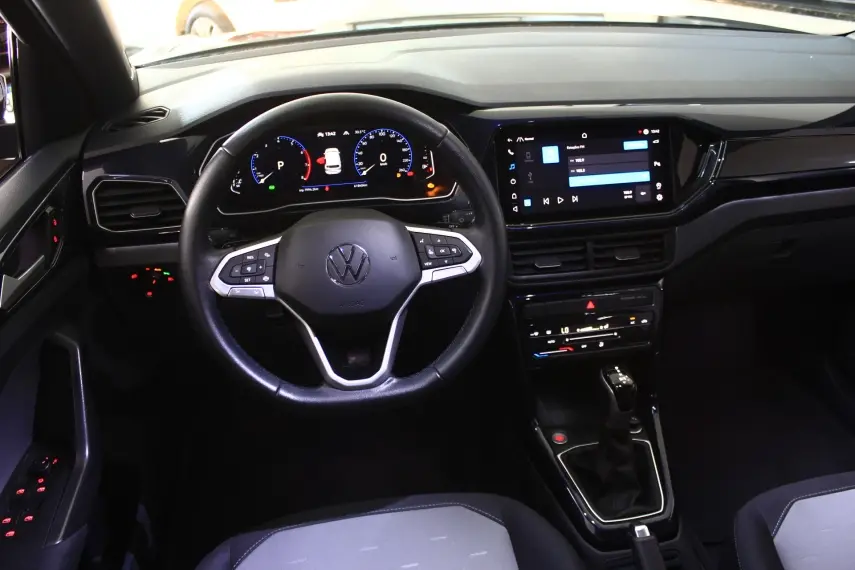 VOLKSWAGEN T-Cross - Foto