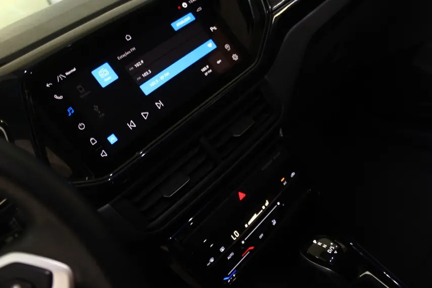 VOLKSWAGEN T-Cross - Foto