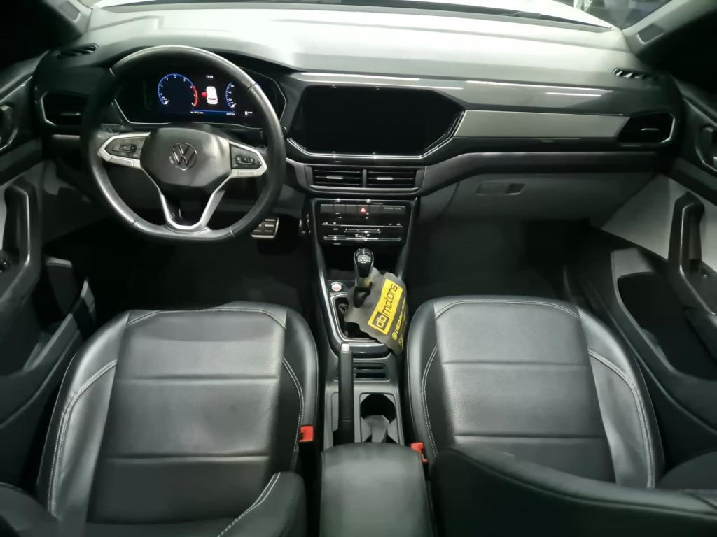 VOLKSWAGEN T-Cross - Foto