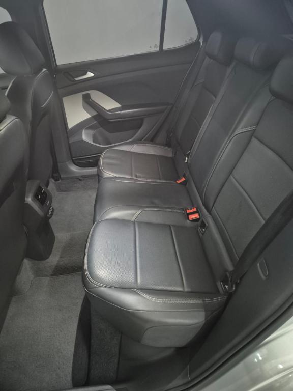 VOLKSWAGEN T-Cross - Foto