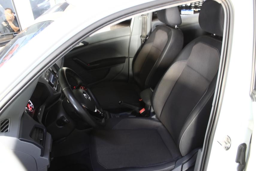 VOLKSWAGEN T-Cross - Foto