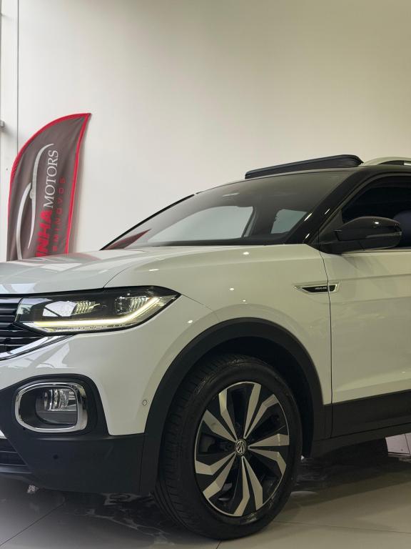 VOLKSWAGEN T-Cross - Foto