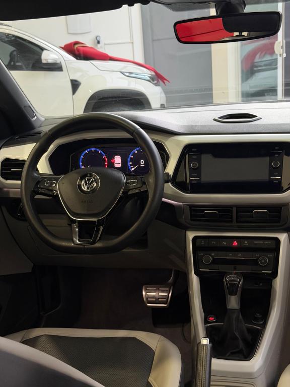 VOLKSWAGEN T-Cross - Foto