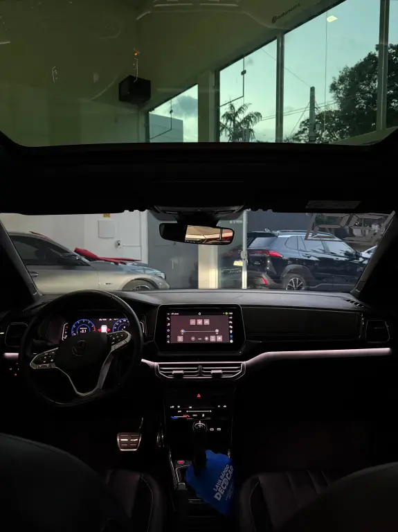VOLKSWAGEN T-Cross - Foto