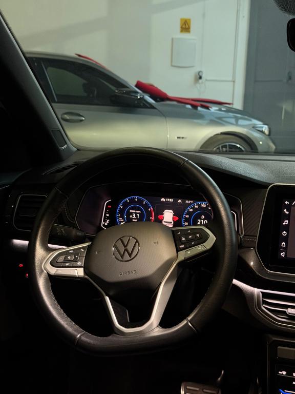 VOLKSWAGEN T-Cross - Foto