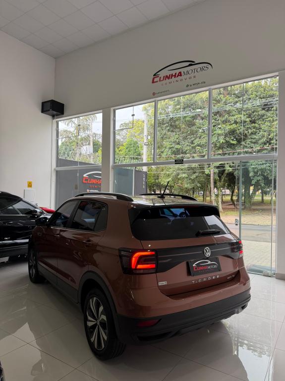 VOLKSWAGEN T-Cross - Foto