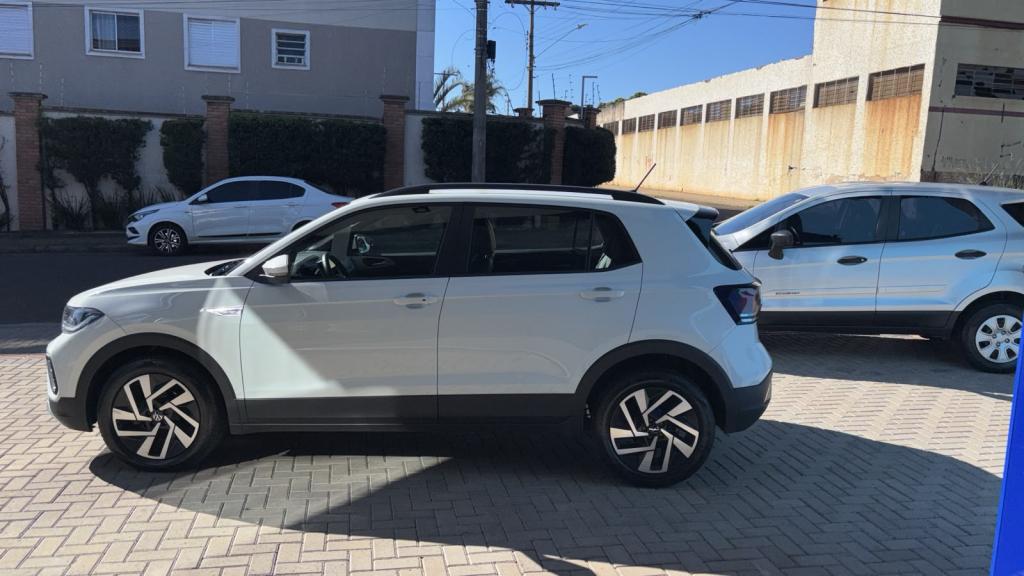 VOLKSWAGEN T-Cross - Foto