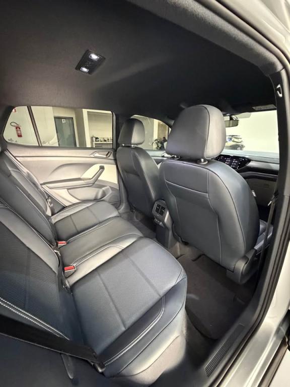 VOLKSWAGEN T-Cross - Foto