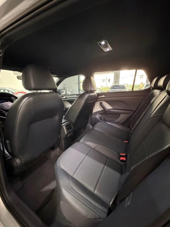 VOLKSWAGEN T-Cross - Foto