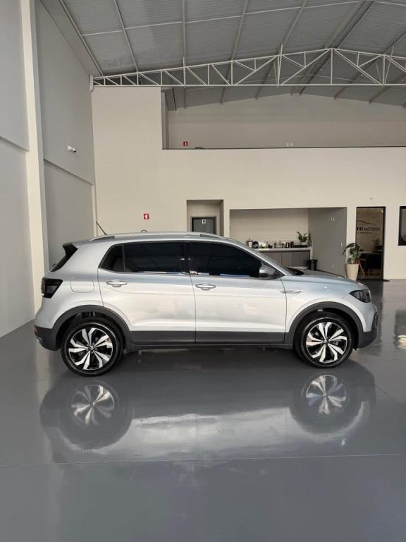 VOLKSWAGEN T-Cross - Foto
