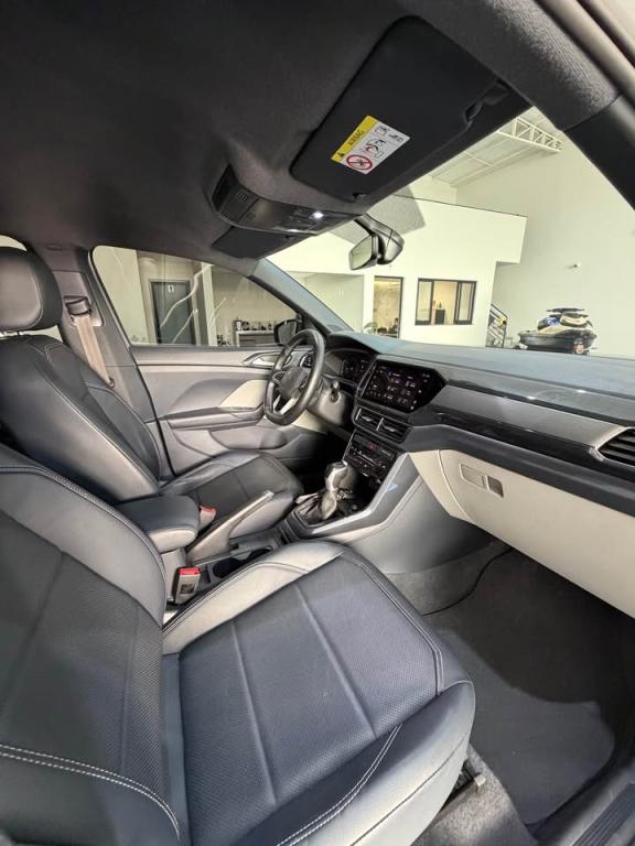 VOLKSWAGEN T-Cross - Foto
