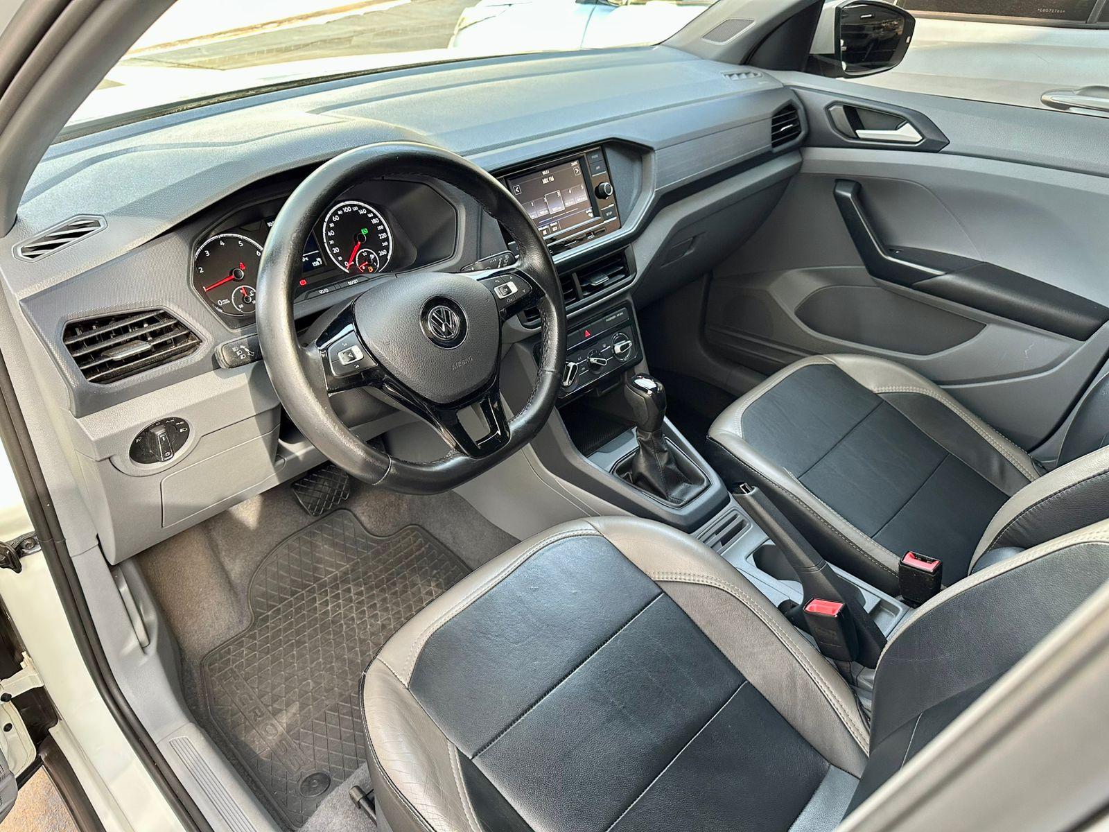 VOLKSWAGEN T-Cross - Foto