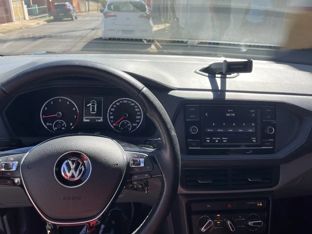 VOLKSWAGEN T-Cross - Foto