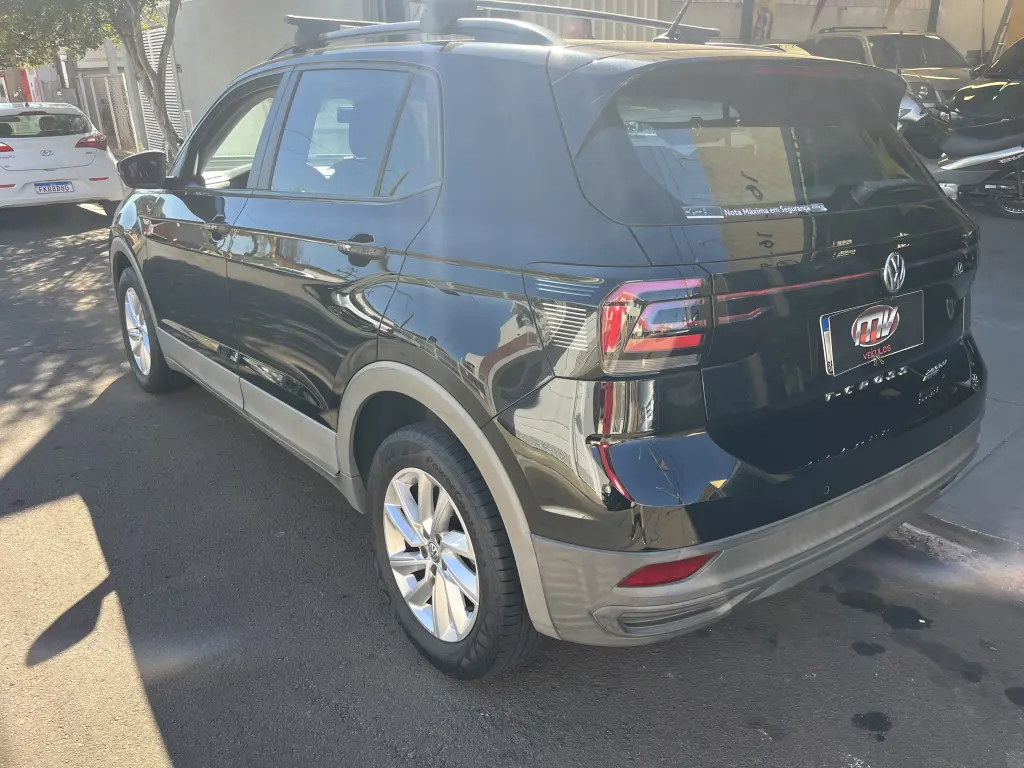 VOLKSWAGEN T-Cross - Foto