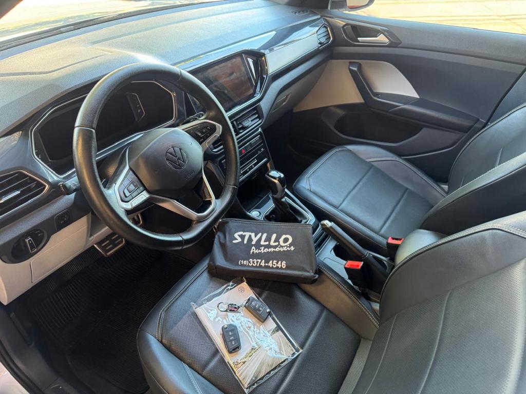 VOLKSWAGEN T-Cross - Foto
