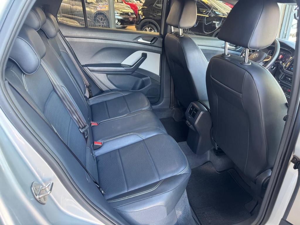 VOLKSWAGEN T-Cross - Foto