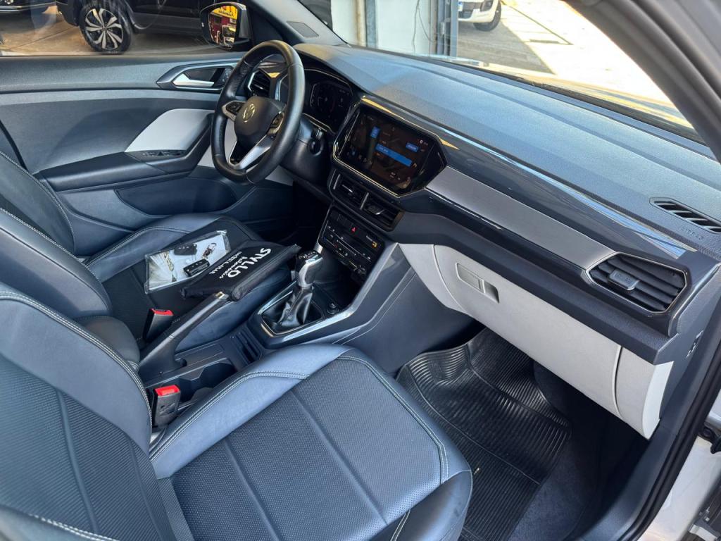 VOLKSWAGEN T-Cross - Foto