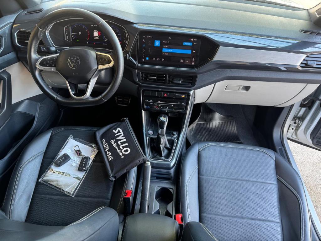 VOLKSWAGEN T-Cross - Foto